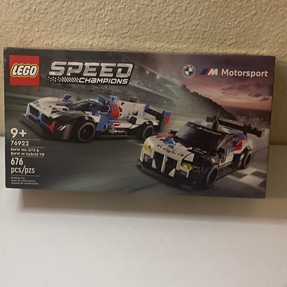 LEGO Speed Champions BMW Motorsport Set - Black, Blue, White - Picture 2 of 4